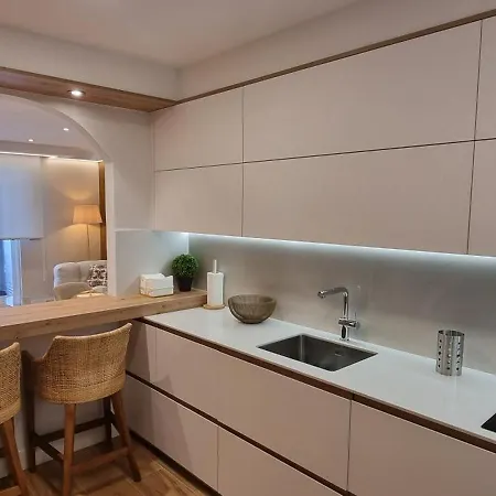 Auroman Appartement *
